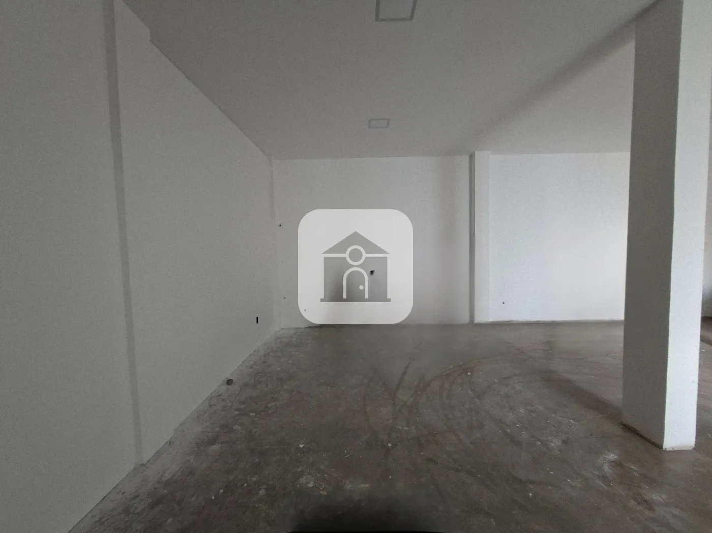 Alugar Comercial / Loja Condomínio em Uberlândia R$ 2.000,00 - Foto 3