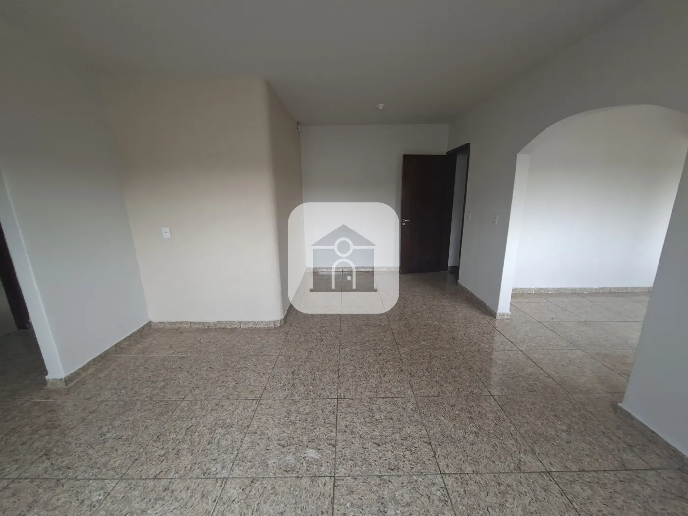 Alugar Apartamento / Sobrado em Uberlândia R$ 1.600,00 - Foto 2