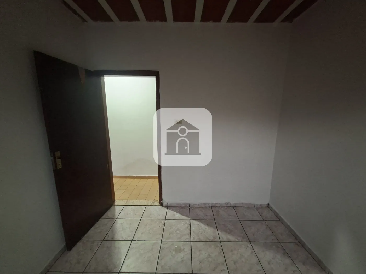 Alugar Casa / Padrão em Uberlândia R$ 1.000,00 - Foto 5