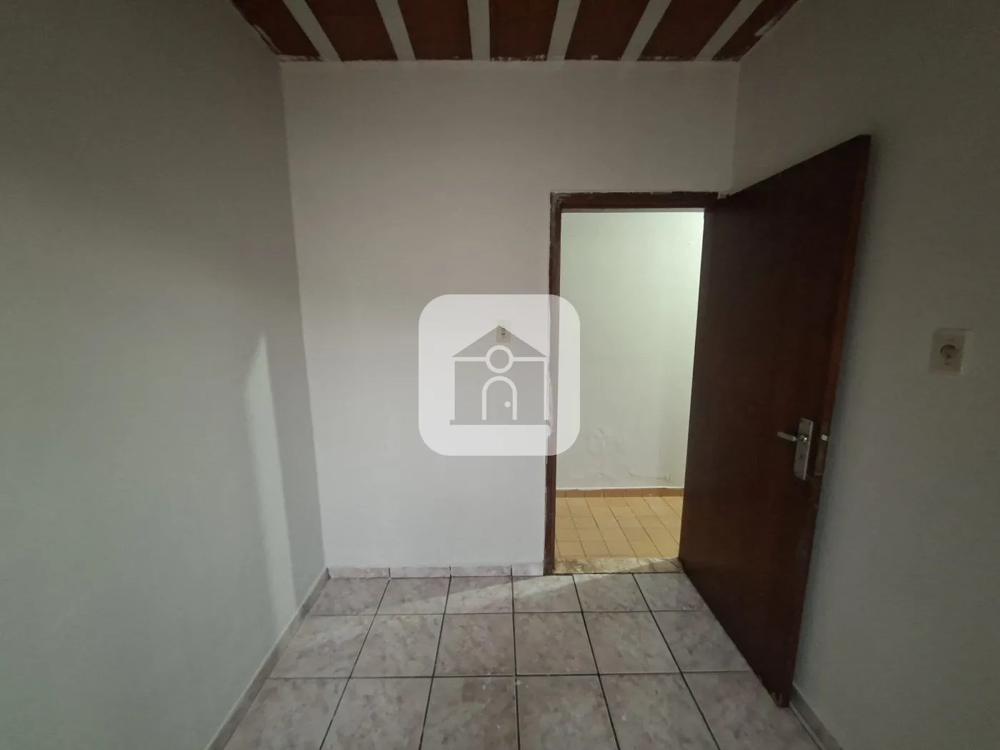 Alugar Casa / Padrão em Uberlândia R$ 1.000,00 - Foto 7