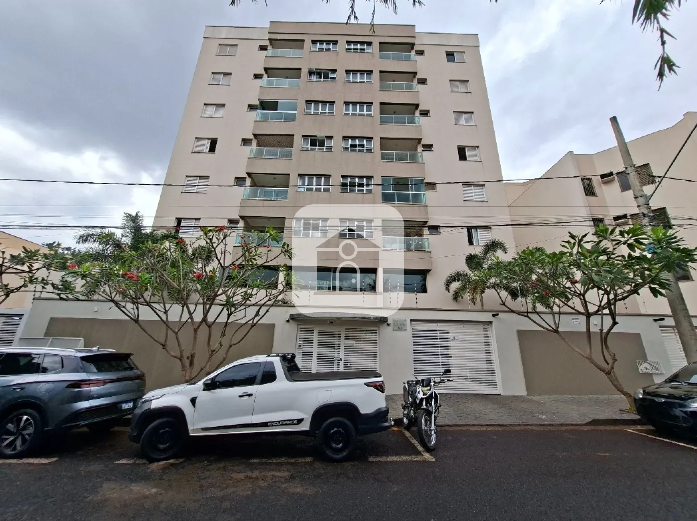 Alugar Apartamento / Padrão em Uberlândia R$ 2.700,00 - Foto 1