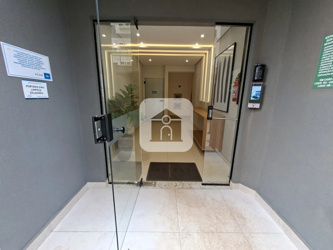 Alugar Apartamento / Padrão em Uberlândia R$ 1.800,00 - Foto 2