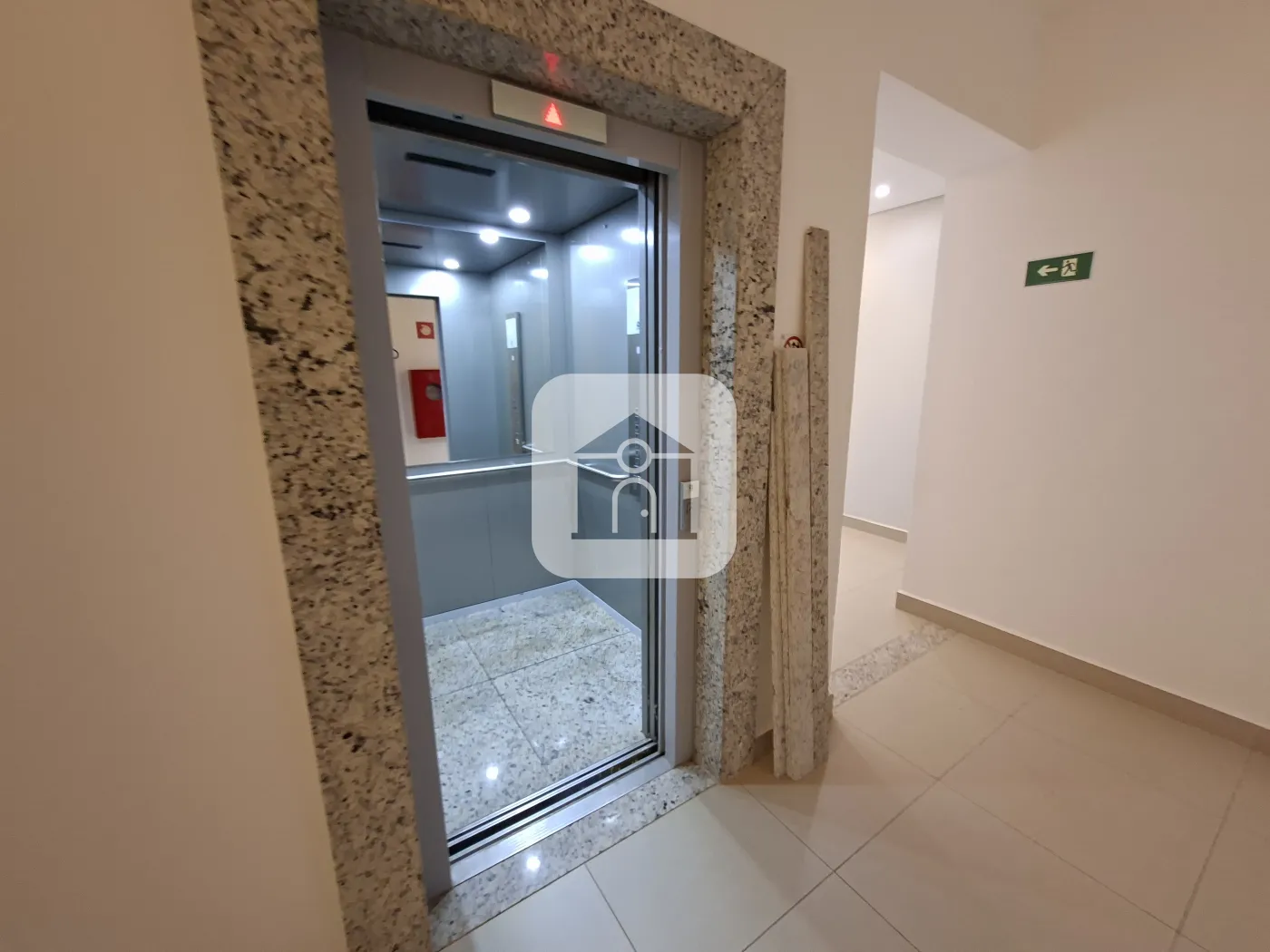 Alugar Apartamento / Padrão em Uberlândia R$ 1.800,00 - Foto 3