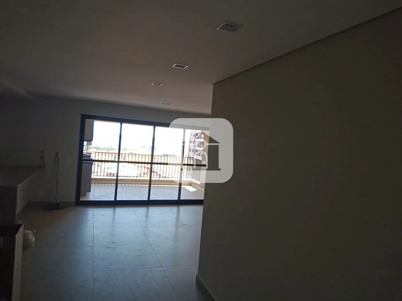 Alugar Apartamento / Padrão em Uberlândia R$ 6.500,00 - Foto 3
