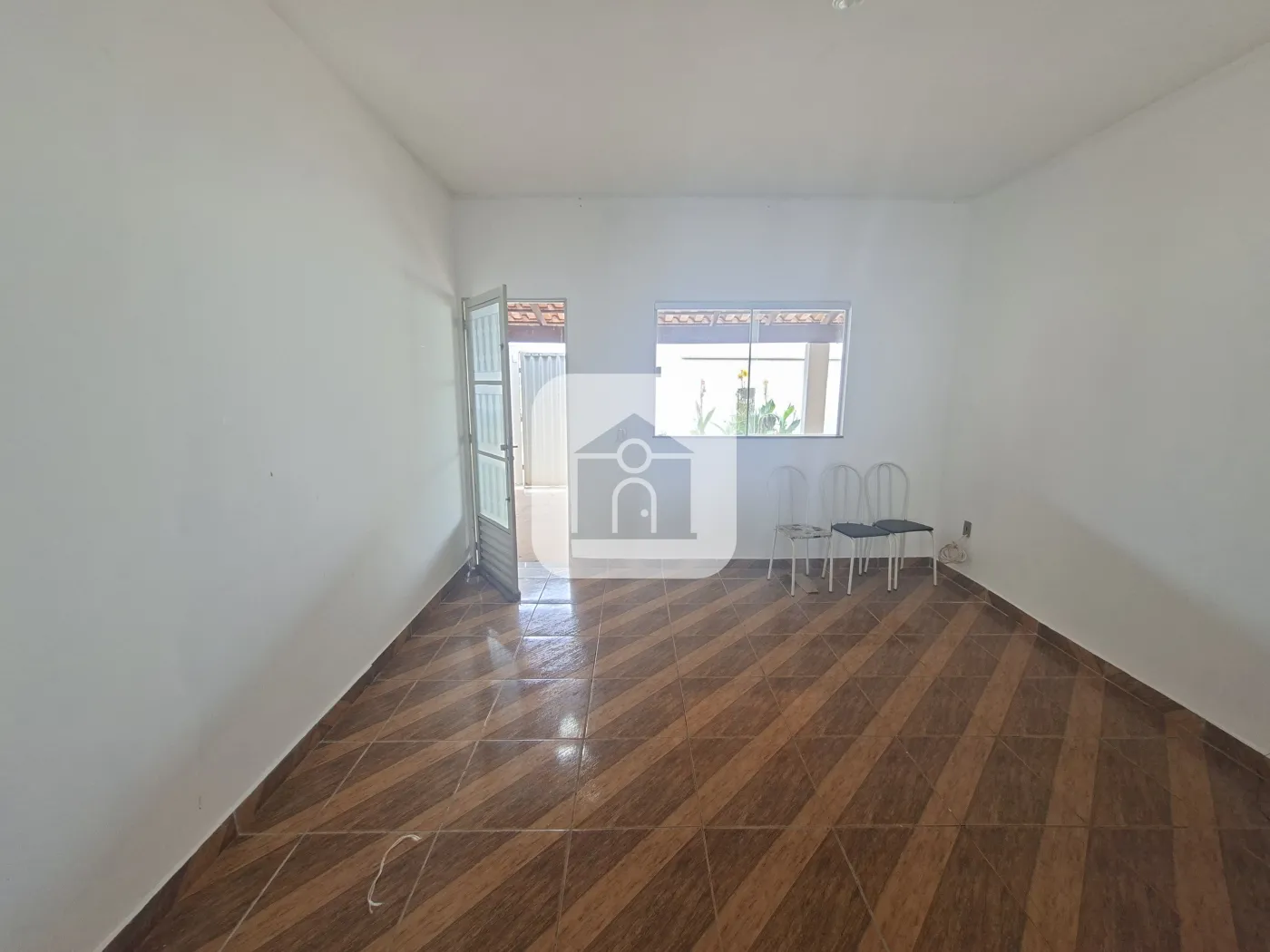 Alugar Casa / Padrão em Uberlândia R$ 2.350,00 - Foto 2