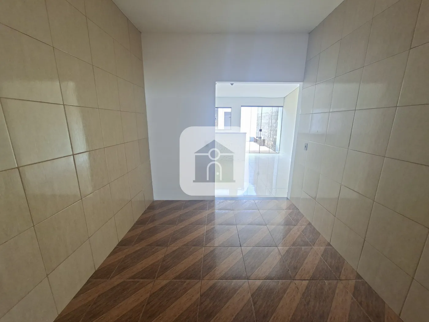 Alugar Casa / Padrão em Uberlândia R$ 2.350,00 - Foto 3