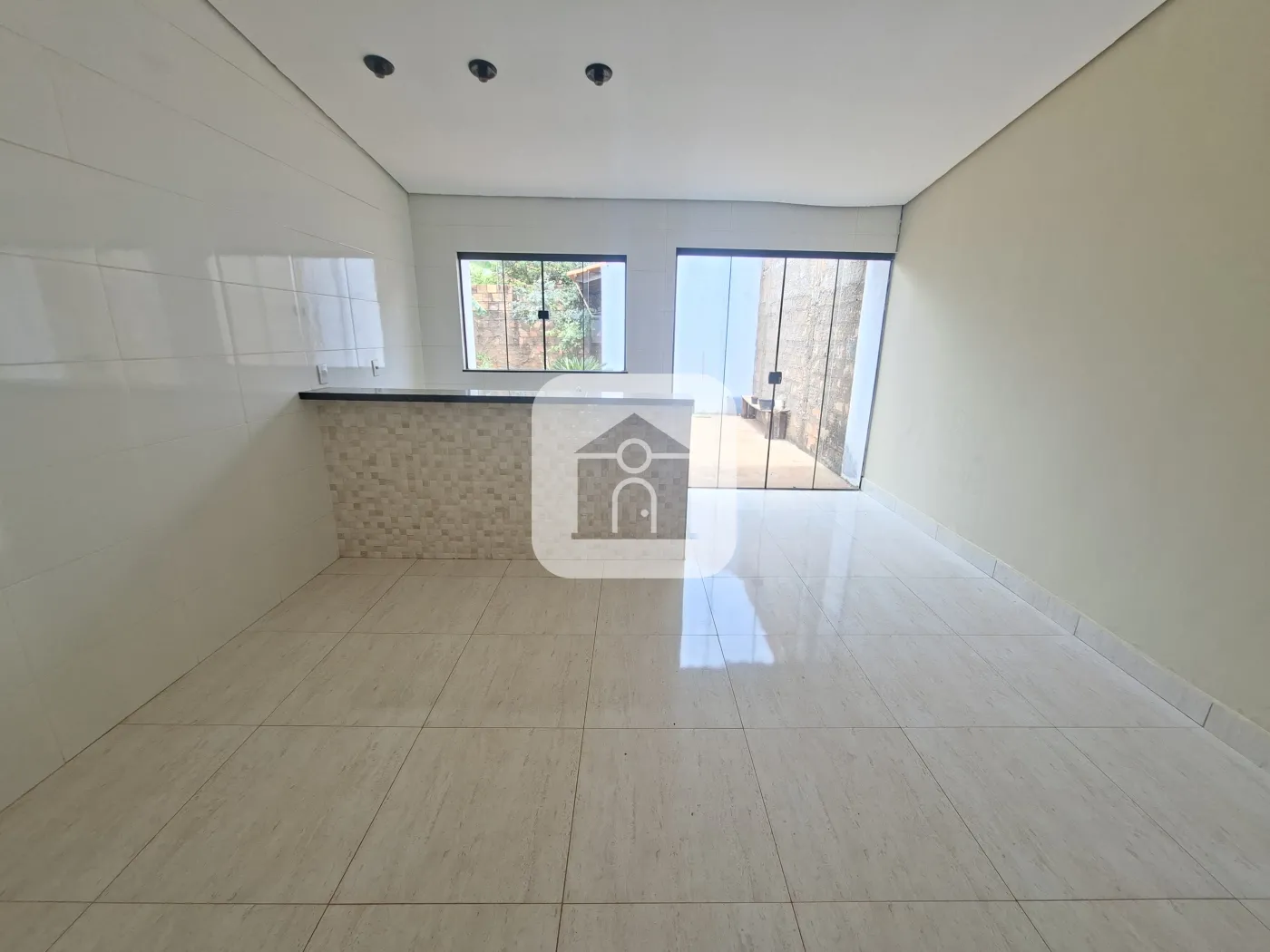 Alugar Casa / Padrão em Uberlândia R$ 2.350,00 - Foto 4
