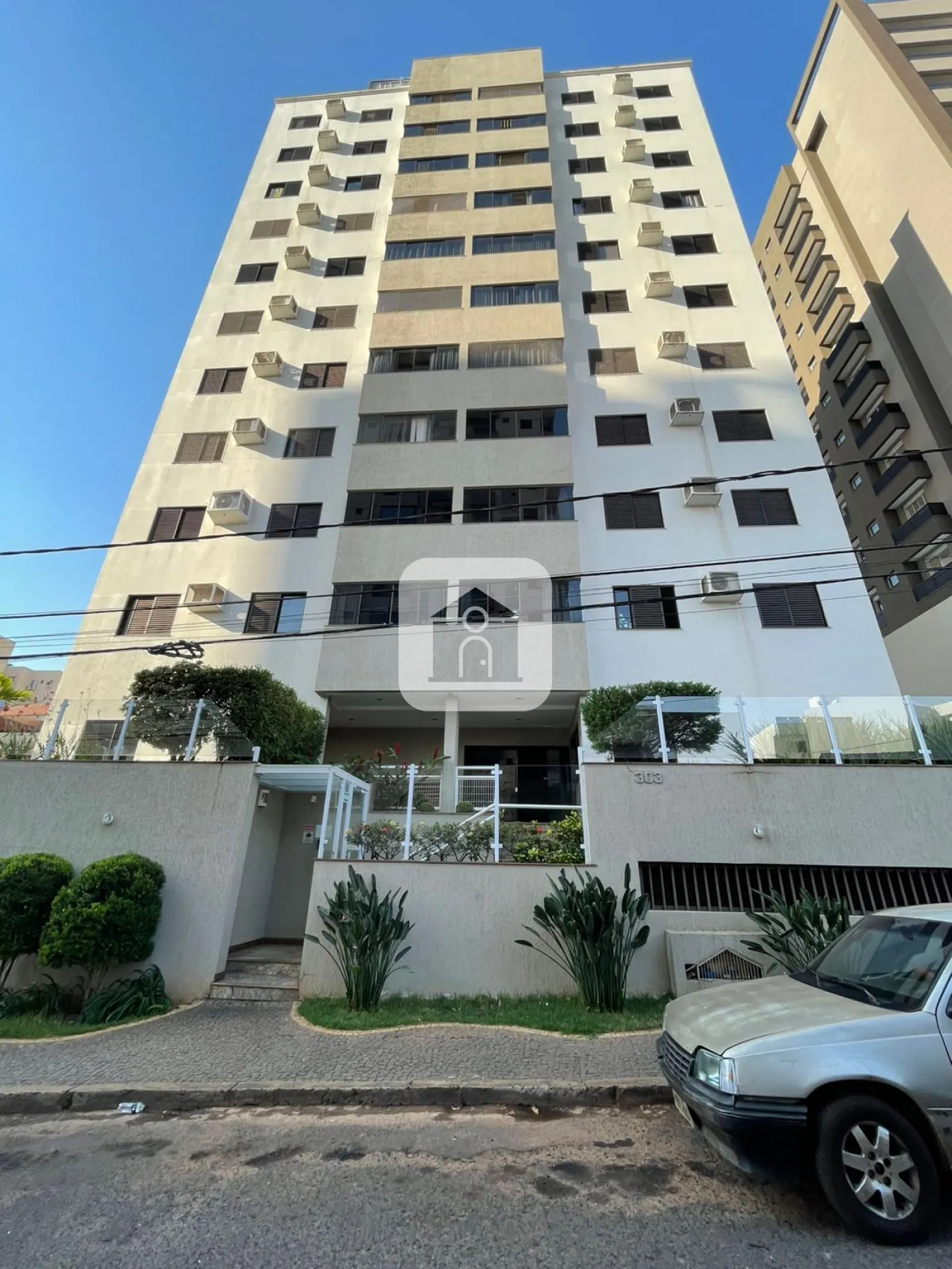 Alugar Apartamento / Padrão em Uberlândia R$ 2.300,00 - Foto 1