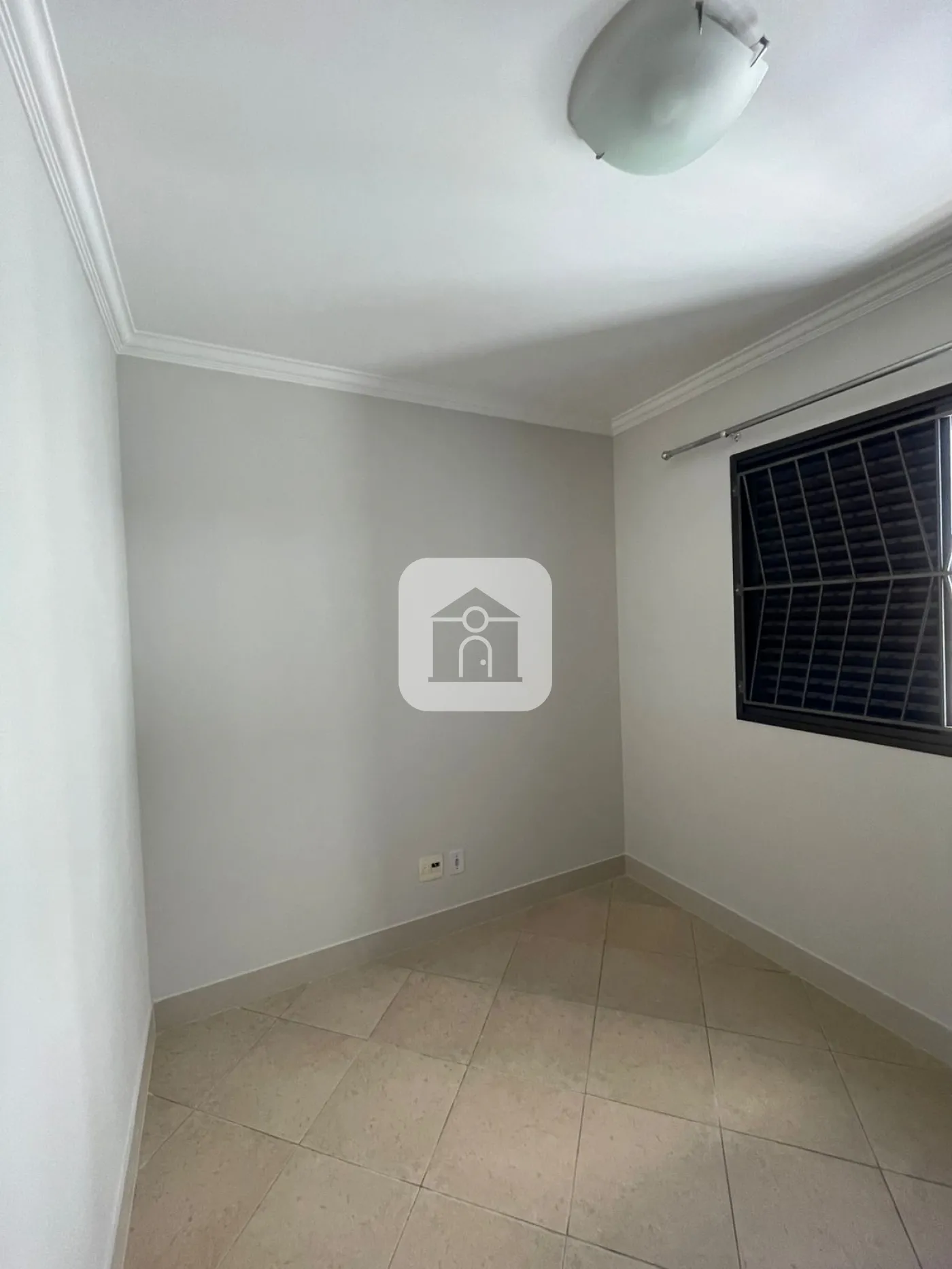 Alugar Apartamento / Padrão em Uberlândia R$ 2.300,00 - Foto 3