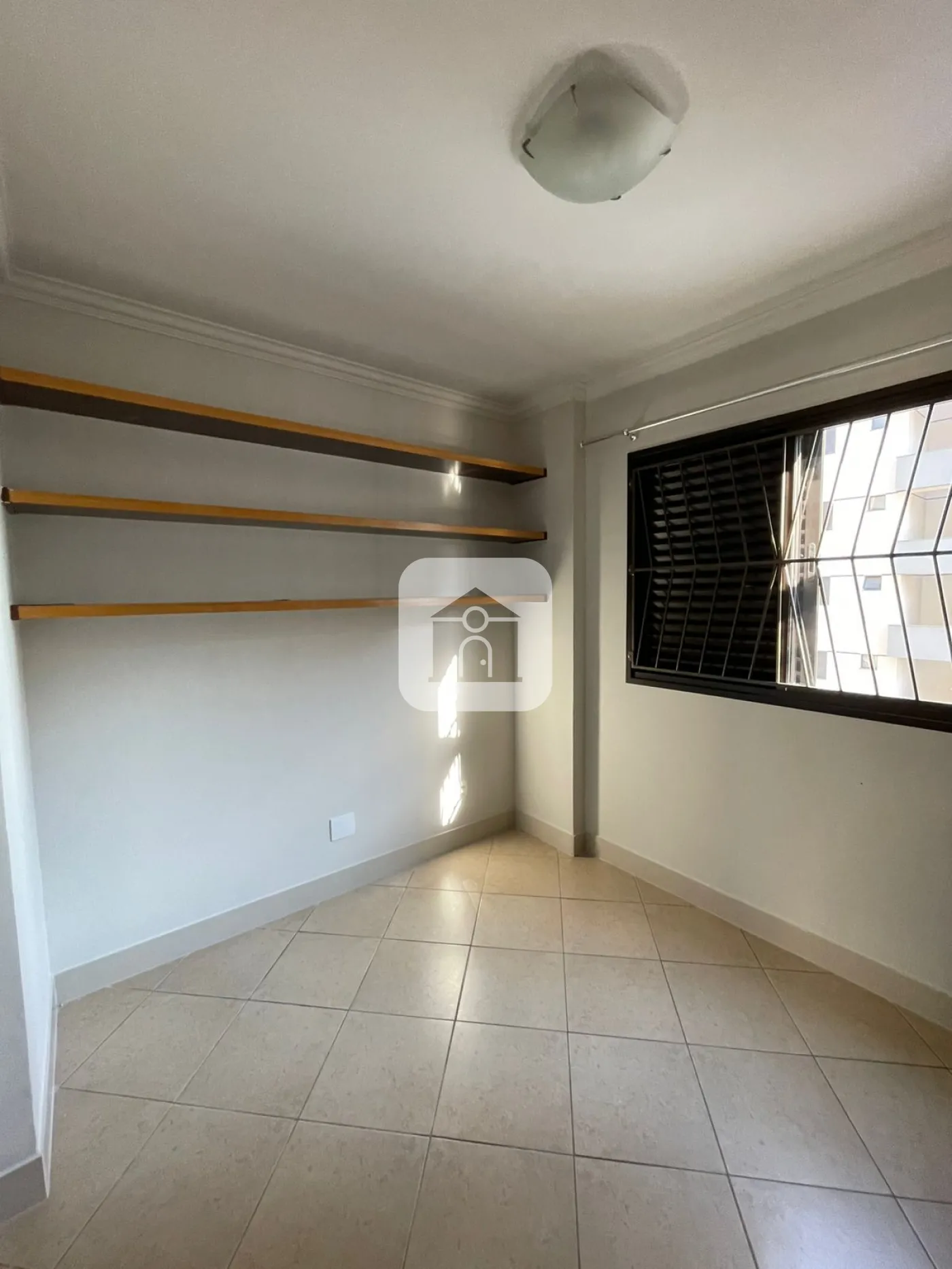 Alugar Apartamento / Padrão em Uberlândia R$ 2.300,00 - Foto 5