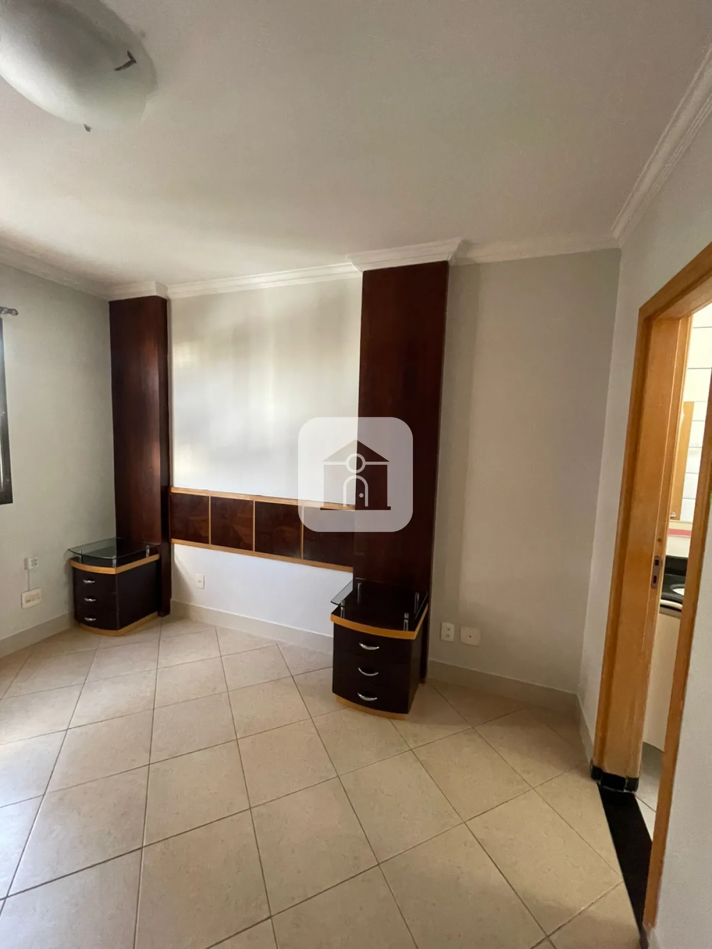 Alugar Apartamento / Padrão em Uberlândia R$ 2.300,00 - Foto 8