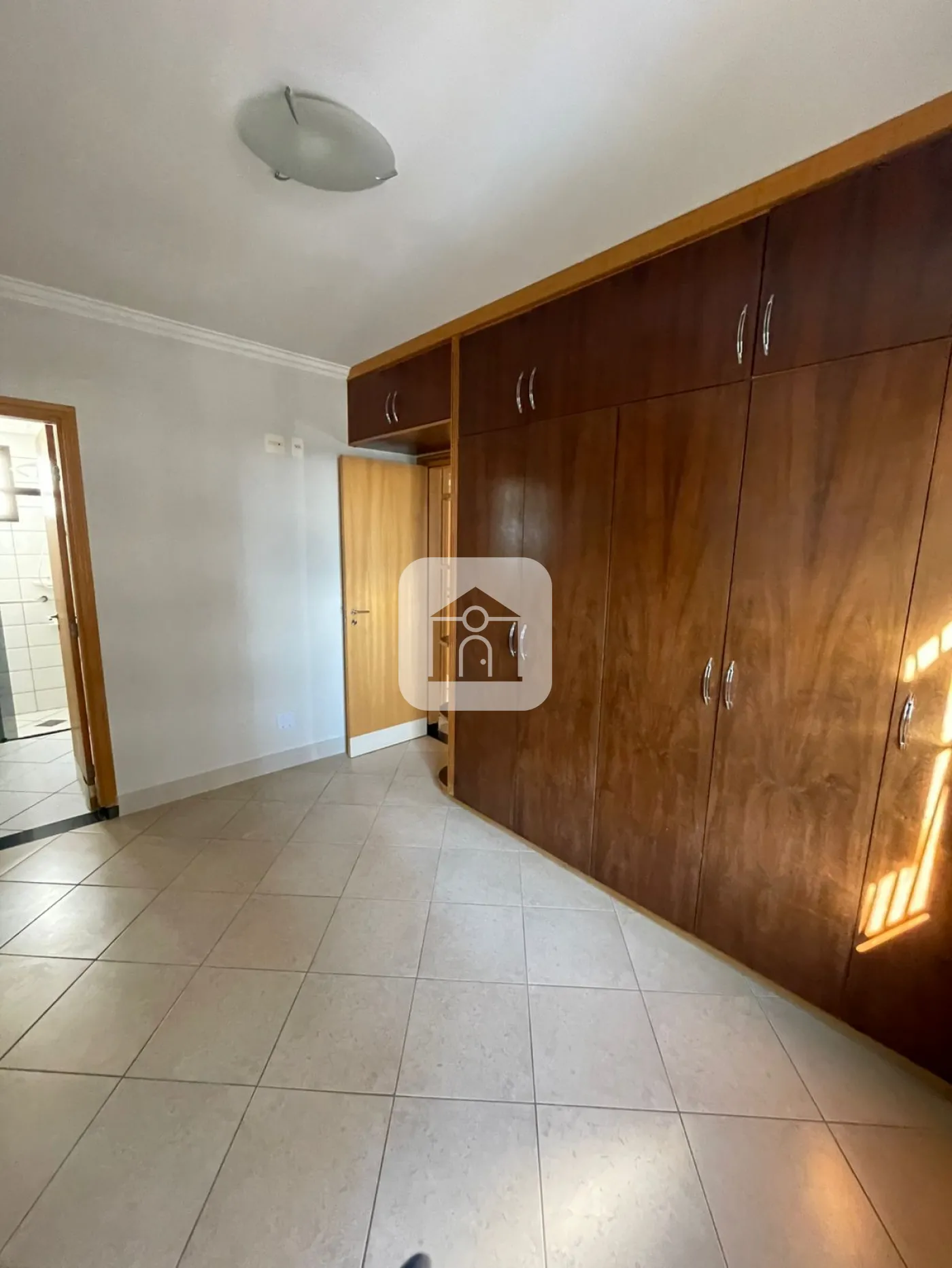 Alugar Apartamento / Padrão em Uberlândia R$ 2.300,00 - Foto 11