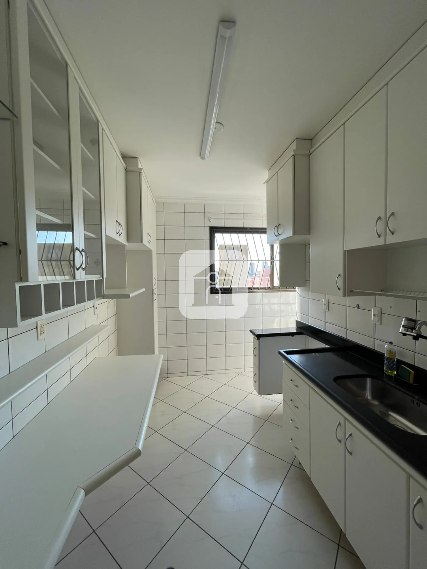 Alugar Apartamento / Padrão em Uberlândia R$ 2.300,00 - Foto 14