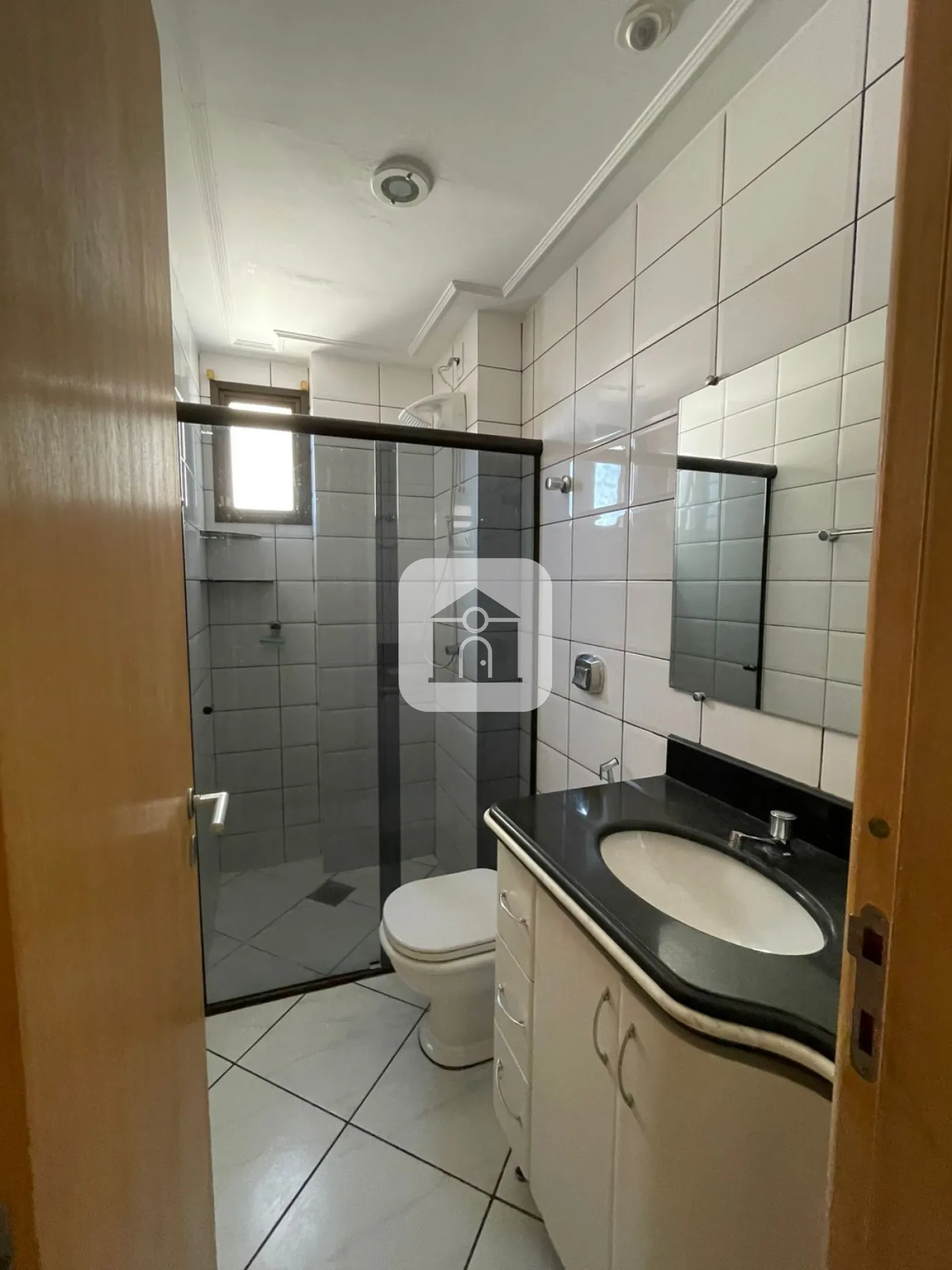 Alugar Apartamento / Padrão em Uberlândia R$ 2.300,00 - Foto 17