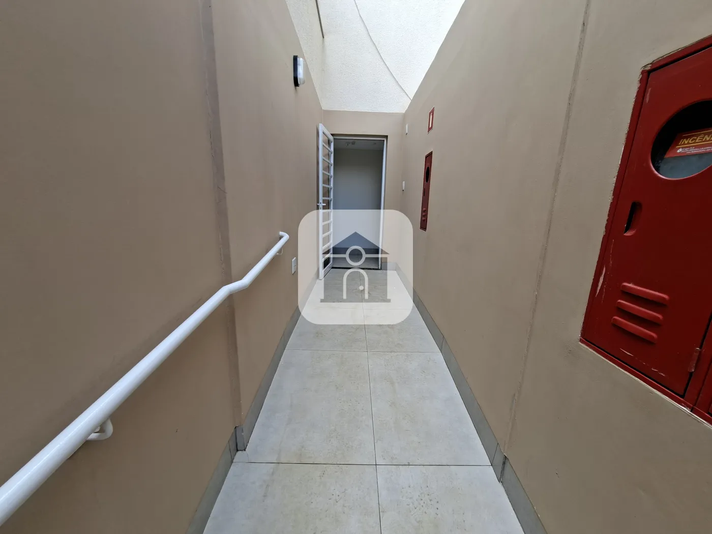 Alugar Apartamento / Padrão em Uberlândia R$ 2.700,00 - Foto 2