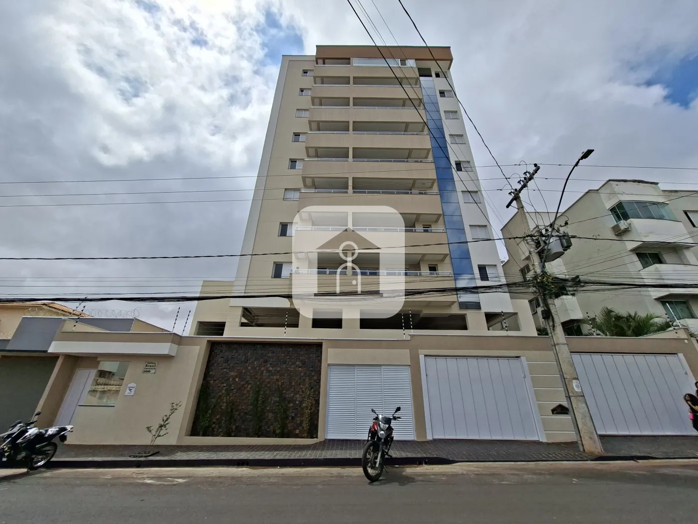 Alugar Apartamento / Padrão em Uberlândia R$ 2.700,00 - Foto 1