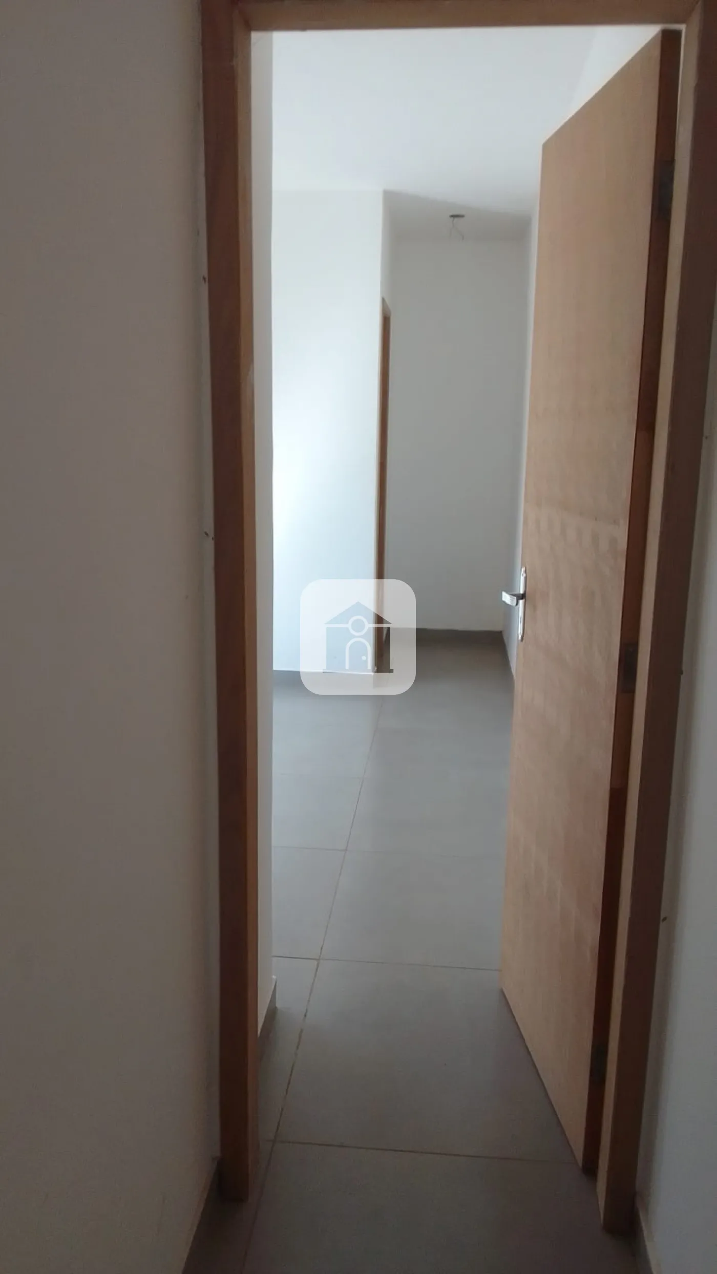 Comprar Casa / Geminada em Uberlândia R$ 315.000,00 - Foto 3