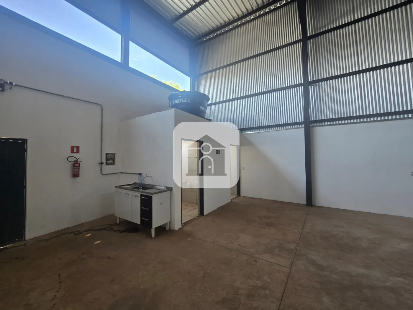 Comprar Comercial / Barracão em Uberlândia R$ 1.050.000,00 - Foto 5