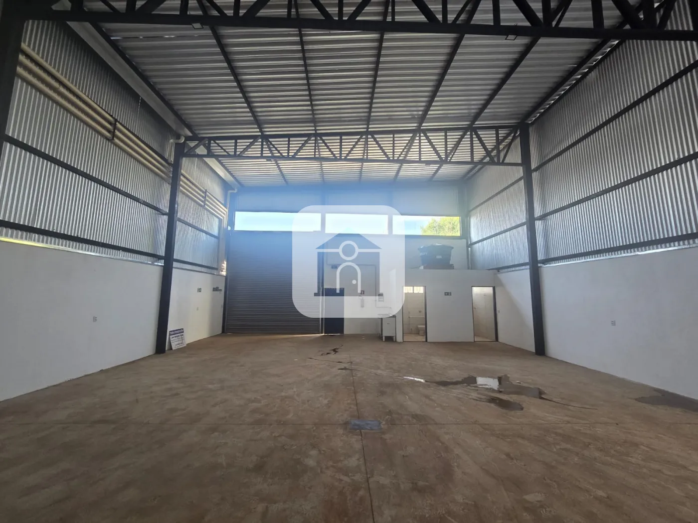 Comprar Comercial / Barracão em Uberlândia R$ 1.050.000,00 - Foto 2