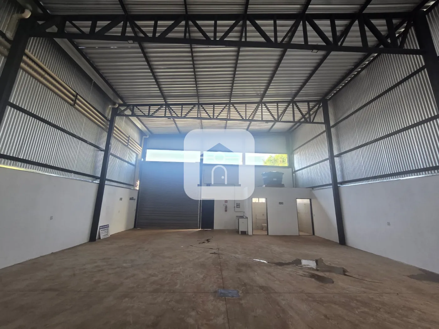 Comprar Comercial / Barracão em Uberlândia R$ 1.050.000,00 - Foto 1