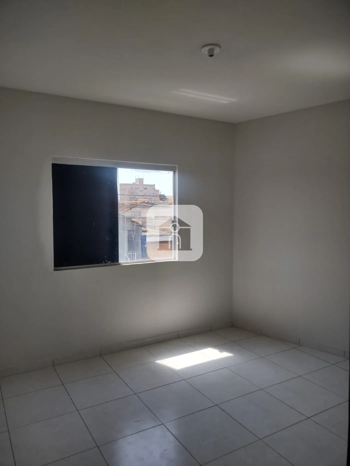 Alugar Apartamento / Sobrado em Uberlândia R$ 1.300,00 - Foto 10