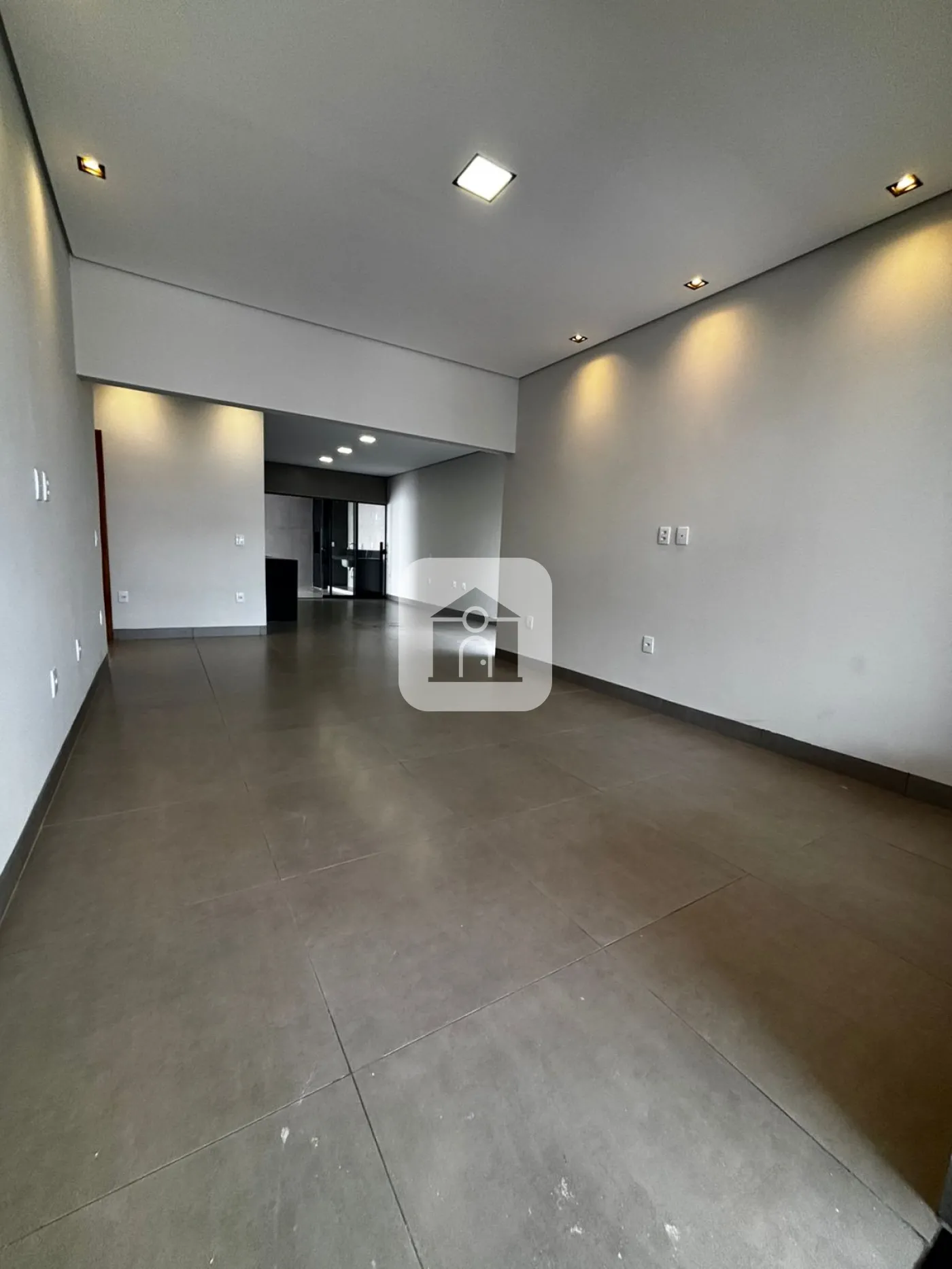 Comprar Casa / Padrão em Uberlândia R$ 990.000,00 - Foto 2