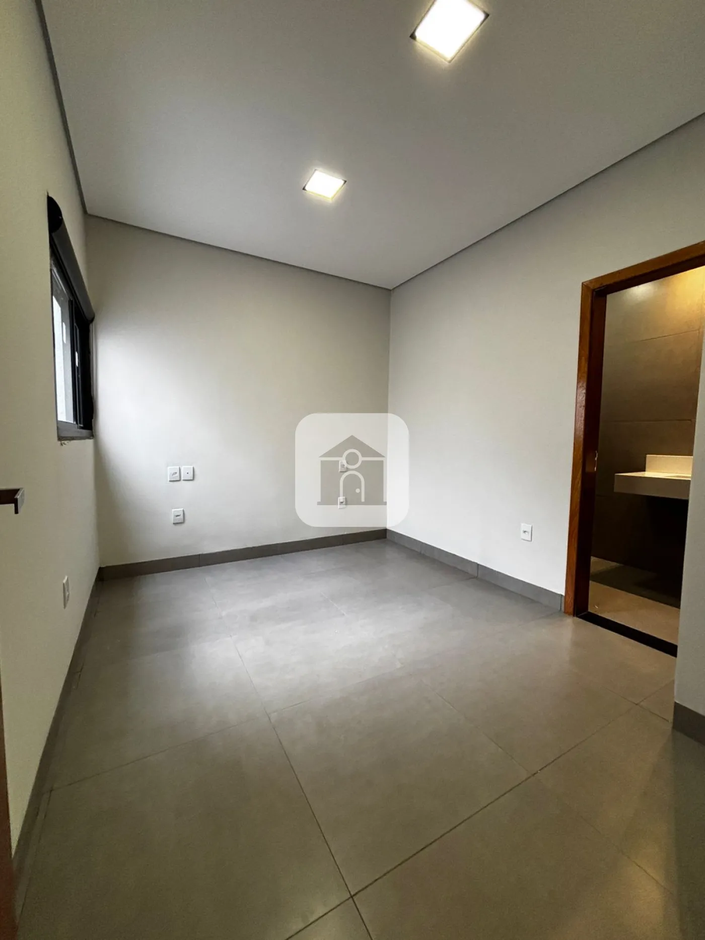 Comprar Casa / Padrão em Uberlândia R$ 990.000,00 - Foto 4