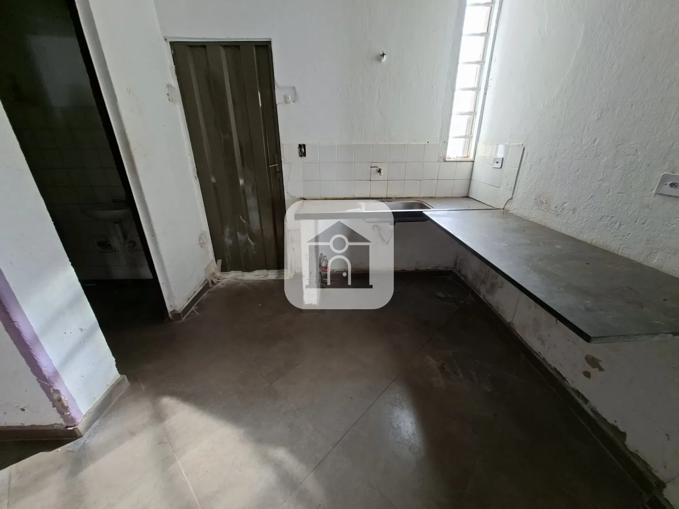 Alugar Comercial / Loja em Uberlândia R$ 2.000,00 - Foto 3