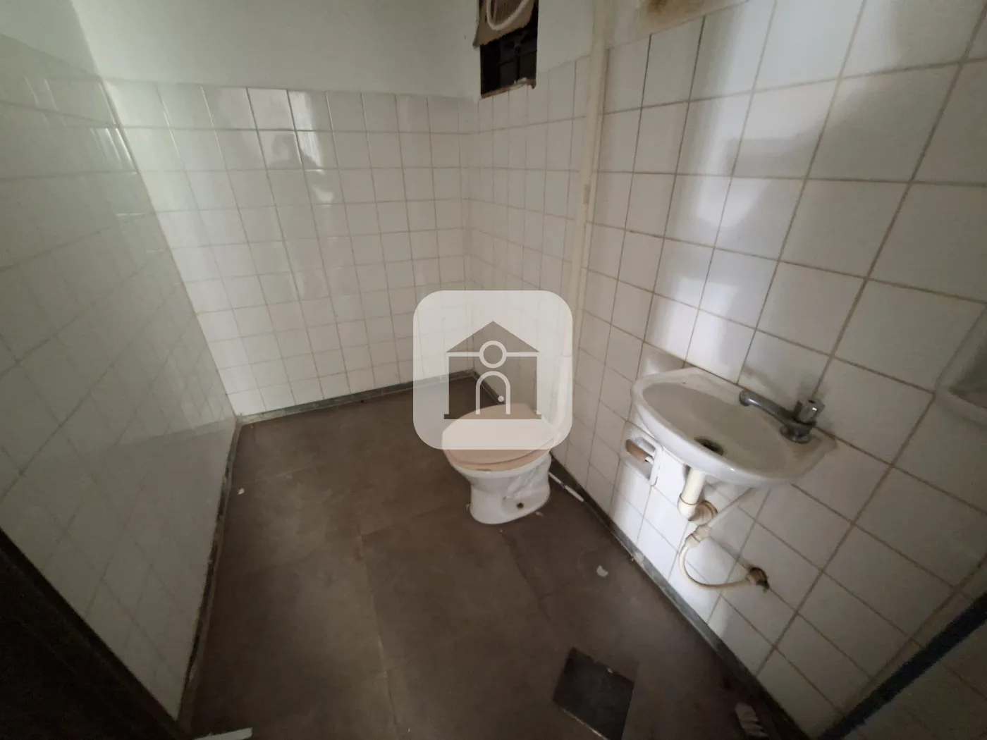 Alugar Comercial / Loja em Uberlândia R$ 2.000,00 - Foto 4