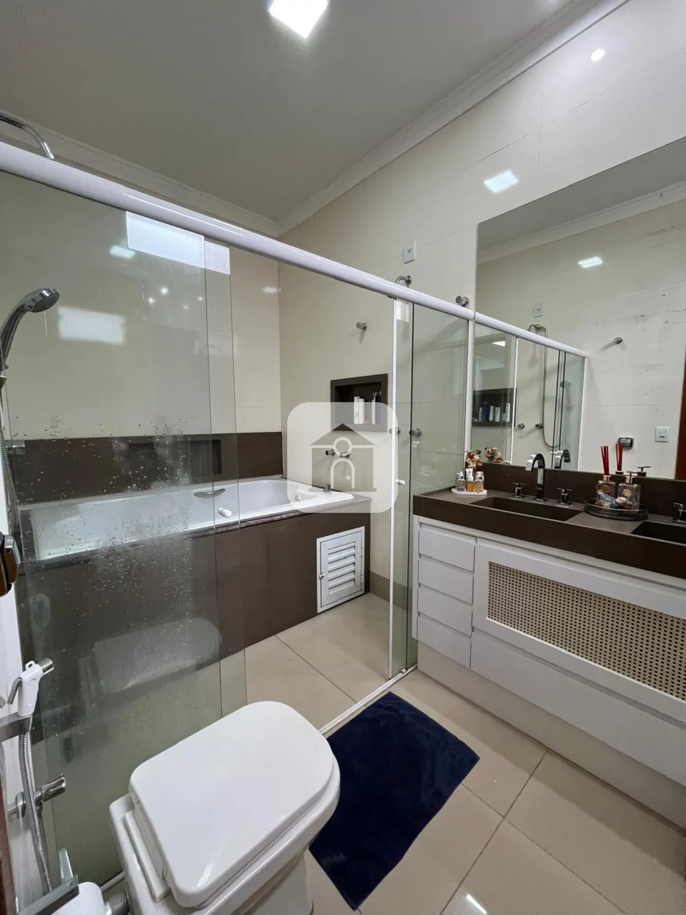 Comprar Casa / Padrão em Uberlândia R$ 950.000,00 - Foto 11