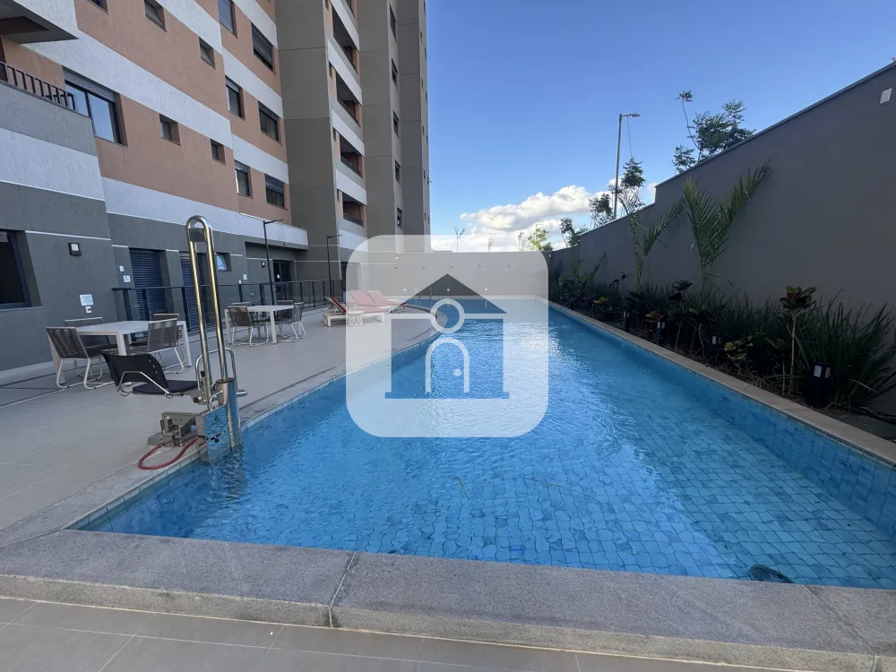 Alugar Apartamento / Padrão em Uberlândia R$ 3.900,00 - Foto 8