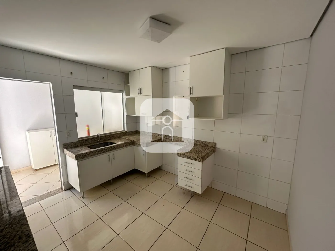 Alugar Casa / Condomínio ou Loteamento Fechado em Uberlandia R$ 2.000,00 - Foto 2