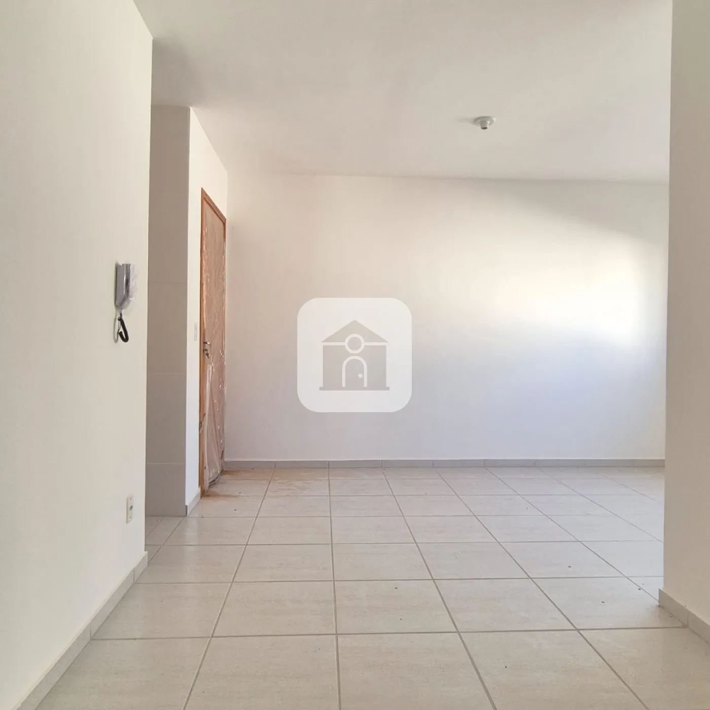 Comprar Apartamento / Padrão em Uberlândia R$ 180.000,00 - Foto 2
