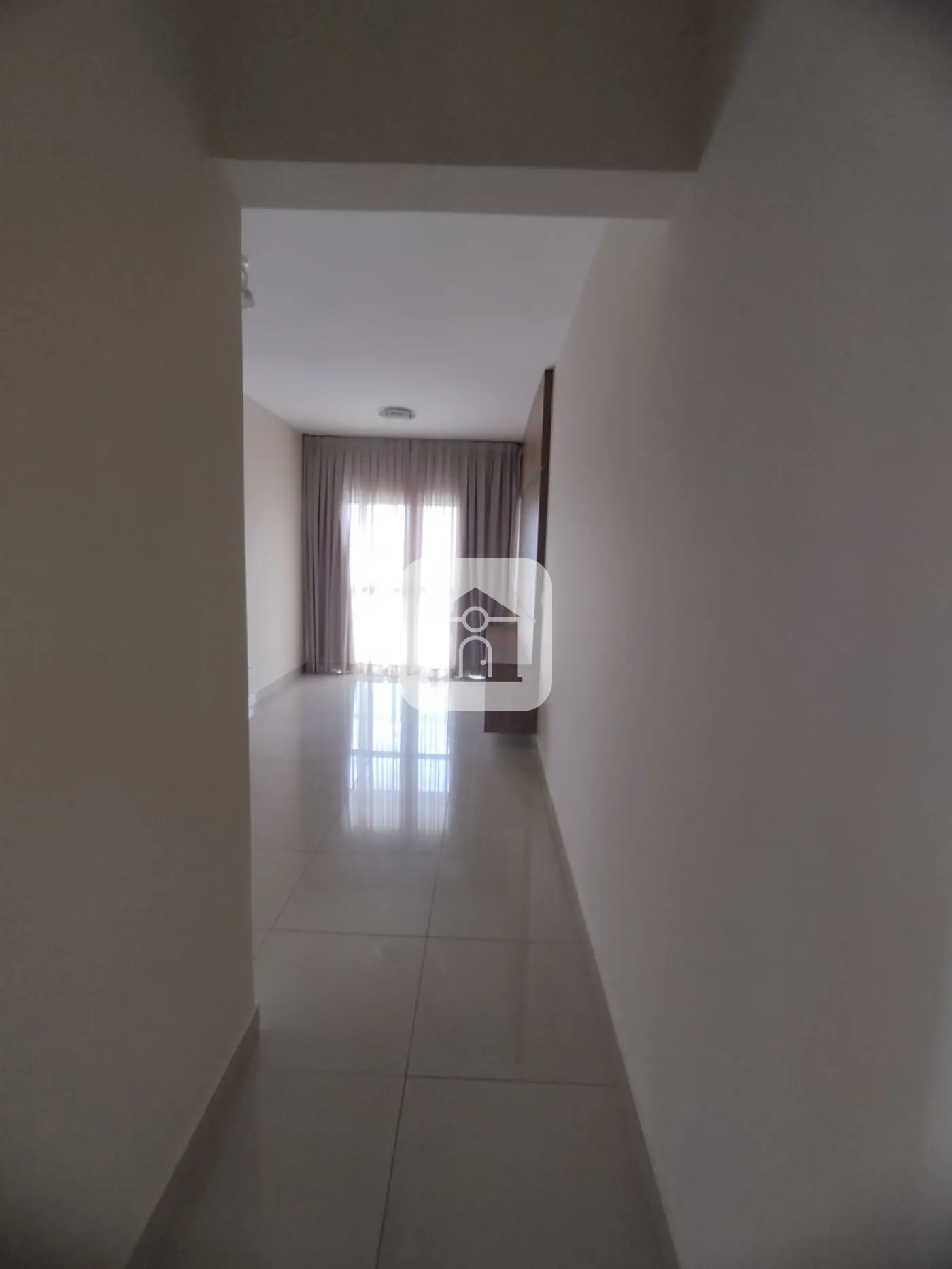 Alugar Apartamento / Padrão em Uberlândia R$ 3.200,00 - Foto 4