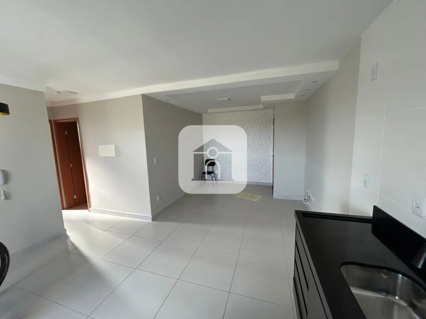 Alugar Apartamento / Padrão em Uberlandia R$ 1.800,00 - Foto 4