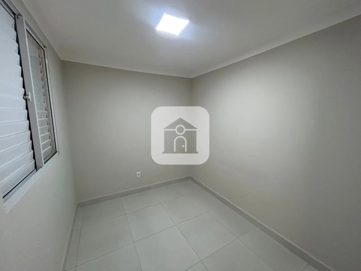 Alugar Apartamento / Padrão em Uberlandia R$ 1.800,00 - Foto 6