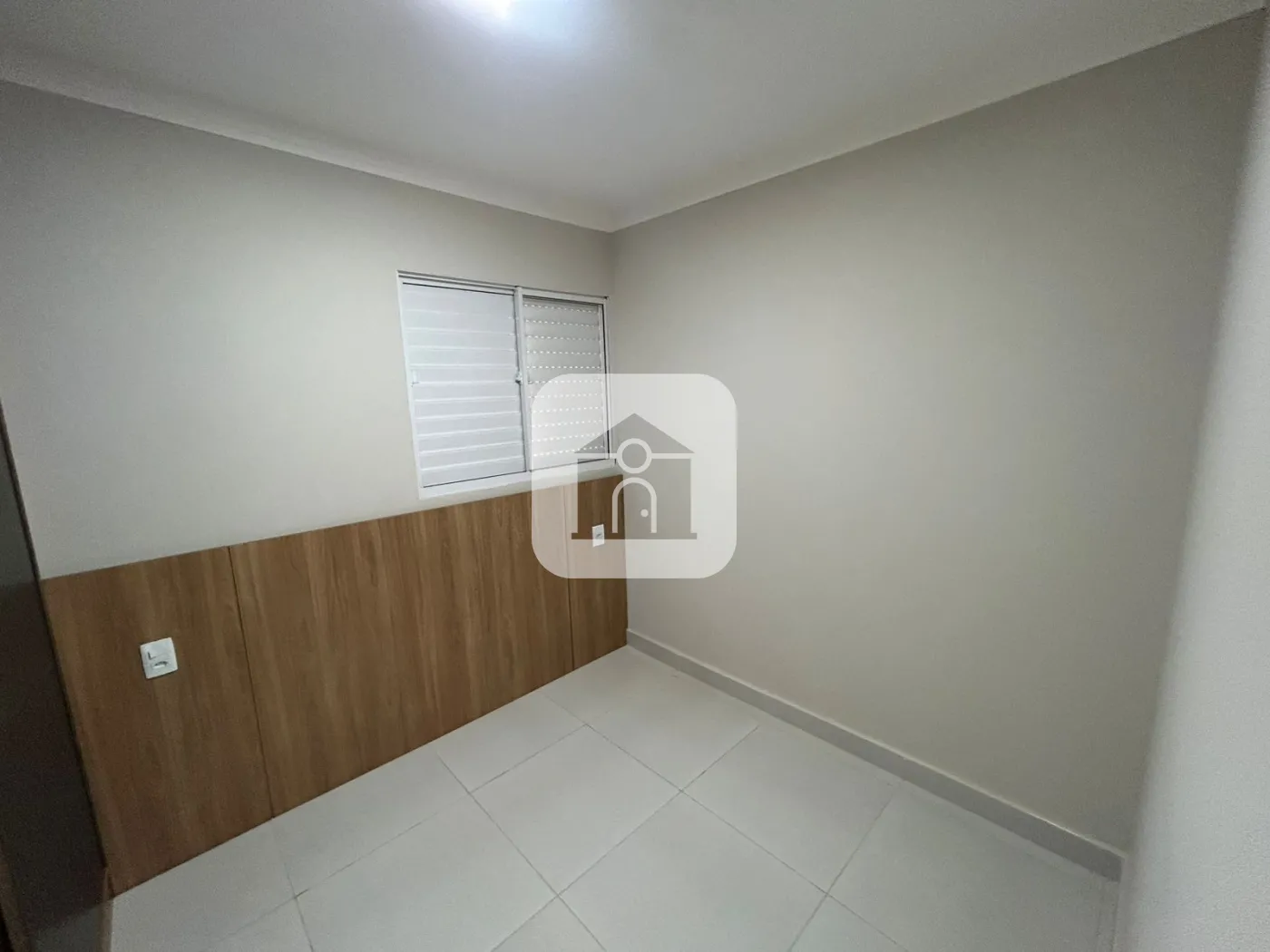 Alugar Apartamento / Padrão em Uberlandia R$ 1.800,00 - Foto 9