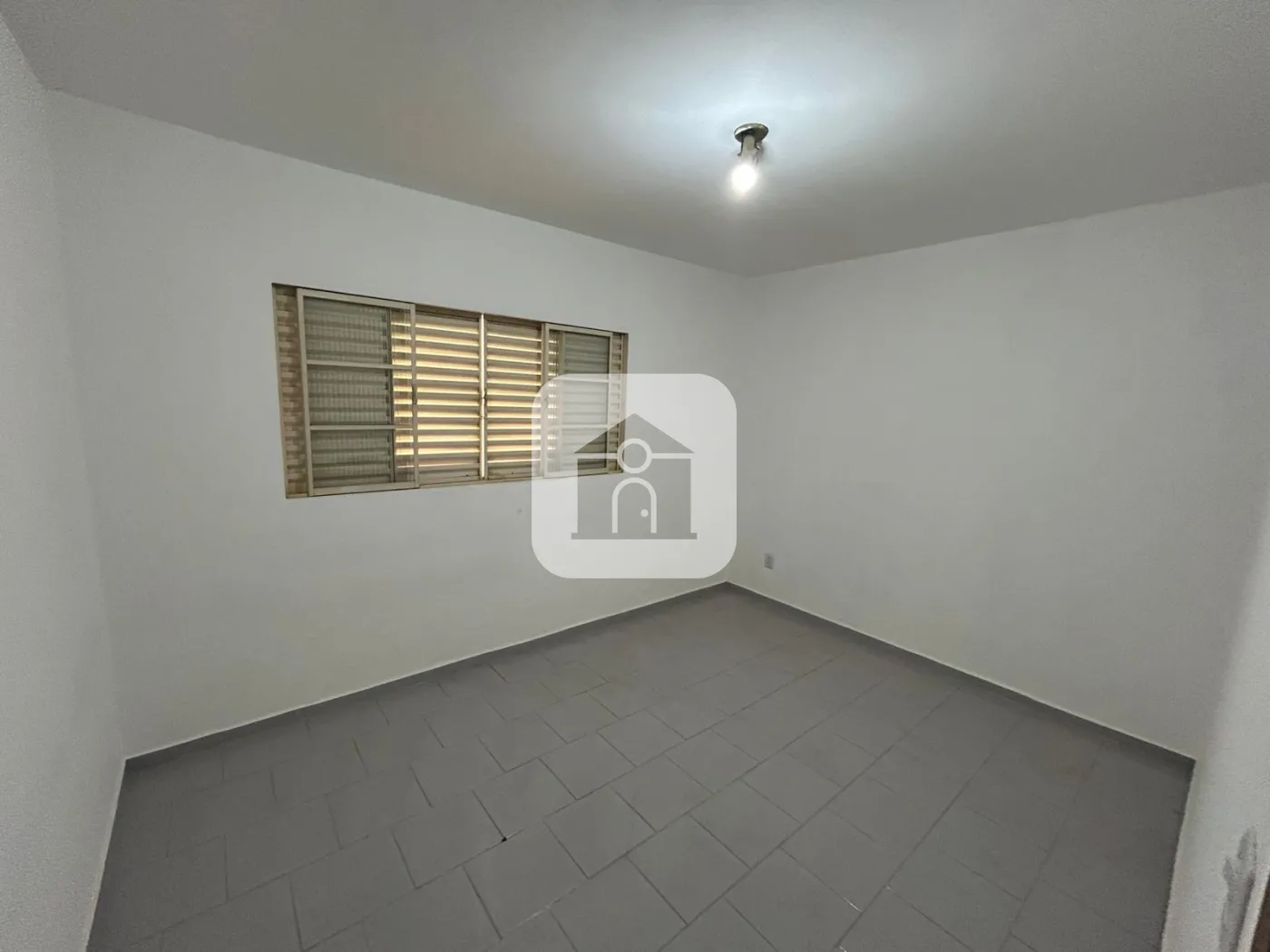 Alugar Casa / Padrão em Uberlândia R$ 3.000,00 - Foto 9