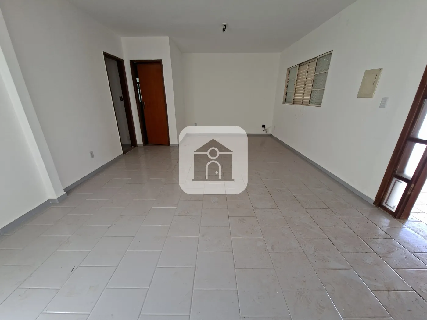 Alugar Casa / Padrão em Uberlândia R$ 3.000,00 - Foto 1