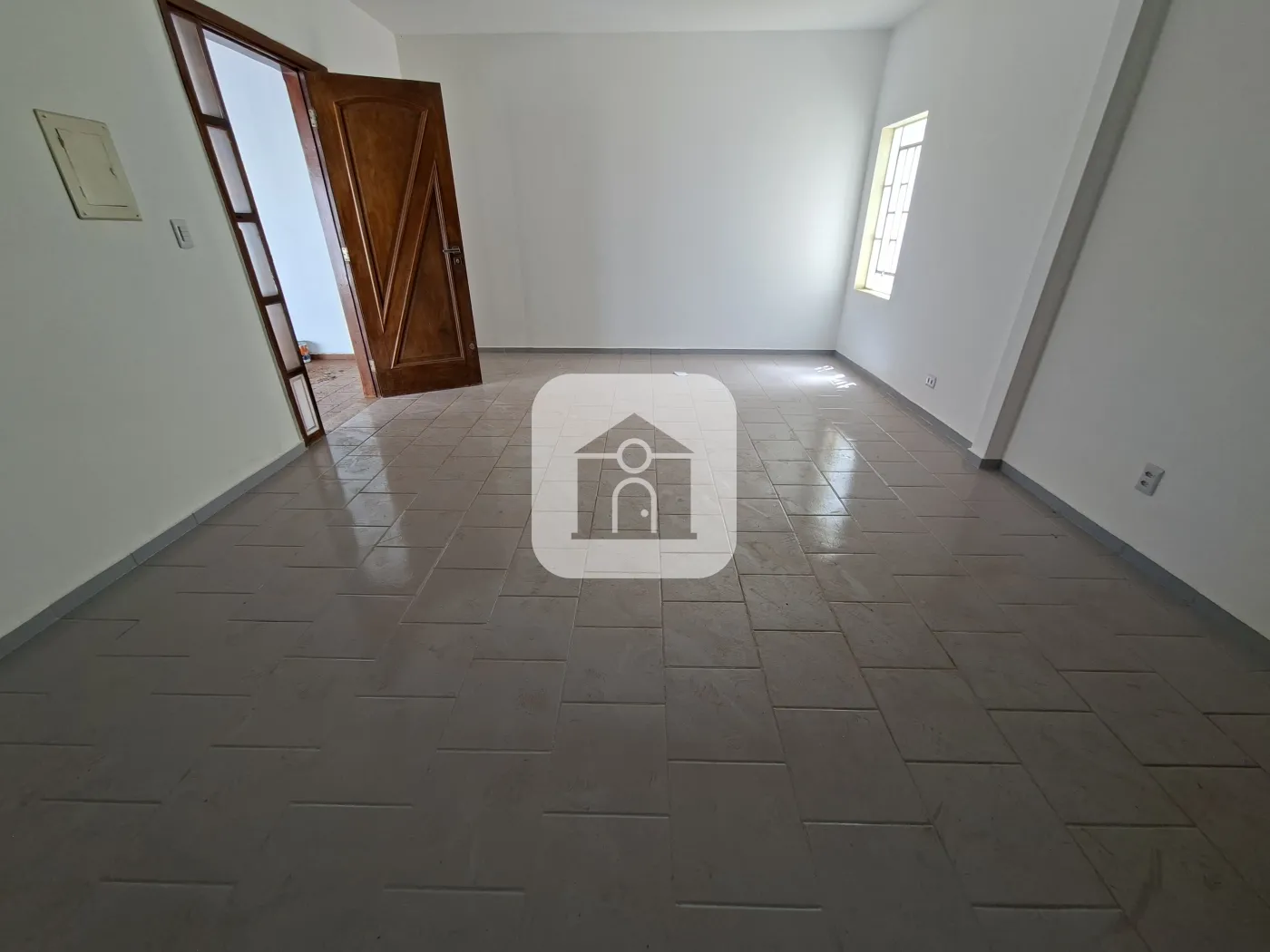 Alugar Casa / Padrão em Uberlândia R$ 3.000,00 - Foto 2