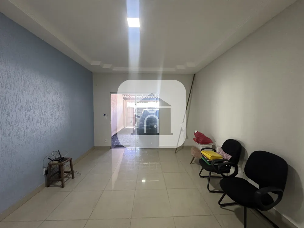 Alugar Casa / Padrão em Uberlândia R$ 2.300,00 - Foto 1