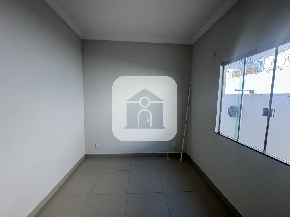 Alugar Casa / Padrão em Uberlândia R$ 2.300,00 - Foto 4
