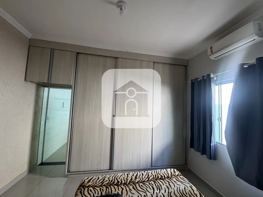 Alugar Casa / Padrão em Uberlândia R$ 2.300,00 - Foto 8