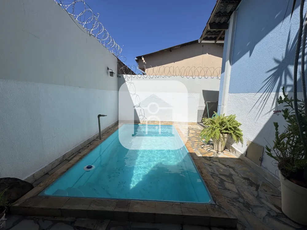 Alugar Casa / Padrão em Uberlândia R$ 2.300,00 - Foto 13