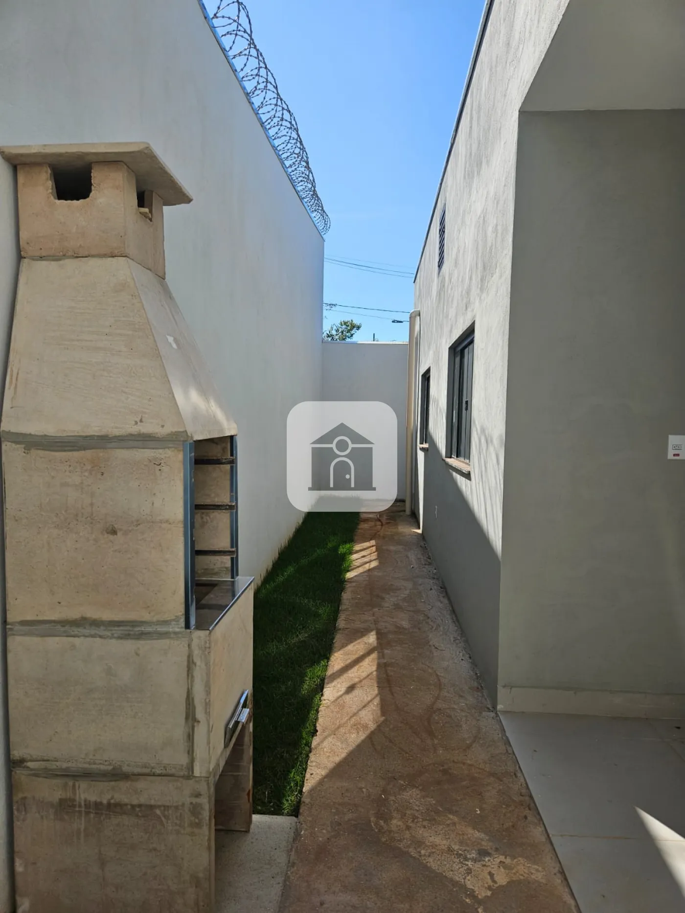Comprar Casa / Geminada em Uberlândia R$ 339.000,00 - Foto 9