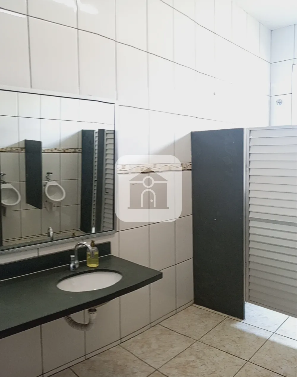 Alugar Comercial / Loja em Uberlândia R$ 4.500,00 - Foto 2