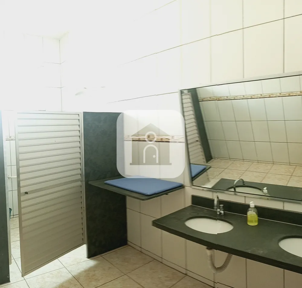 Alugar Comercial / Loja em Uberlândia R$ 4.500,00 - Foto 7