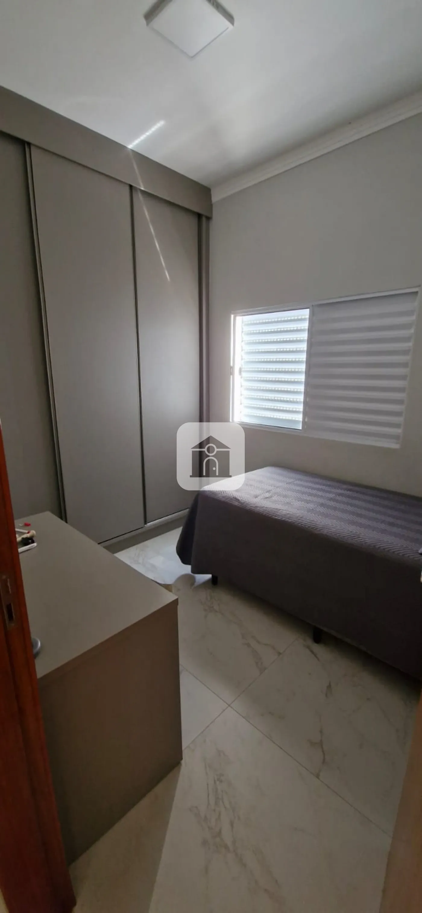 Alugar Casa / Padrão em Uberlândia R$ 4.800,00 - Foto 2