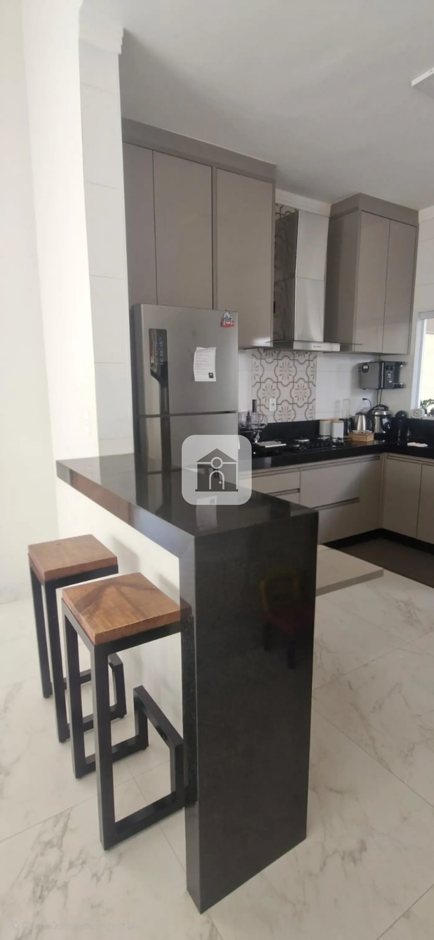 Alugar Casa / Padrão em Uberlândia R$ 4.800,00 - Foto 4