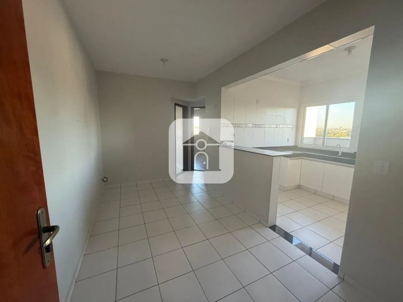 Comprar Apartamento / Padrão em Uberlândia R$ 270.000,00 - Foto 1